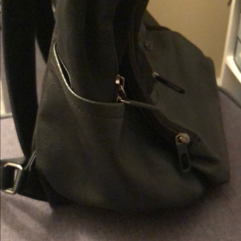 Backpack - Picture 2 of 4